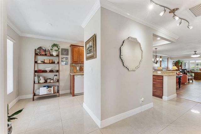 1041 Orange Terrace 104, Delray Beach, FL 33445