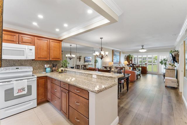 1041 Orange Terrace 104, Delray Beach, FL 33445