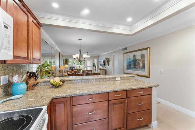 1041 Orange Terrace 104, Delray Beach, FL 33445