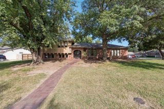 1138 N Chipper Ln, Wichita, KS 67212