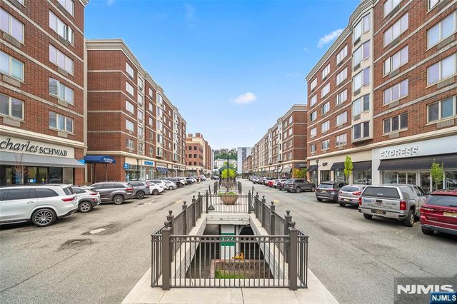 3203 City Place 3203, Edgewater, NJ 07020