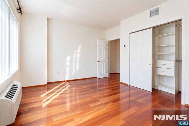 3203 City Place 3203, Edgewater, NJ 07020