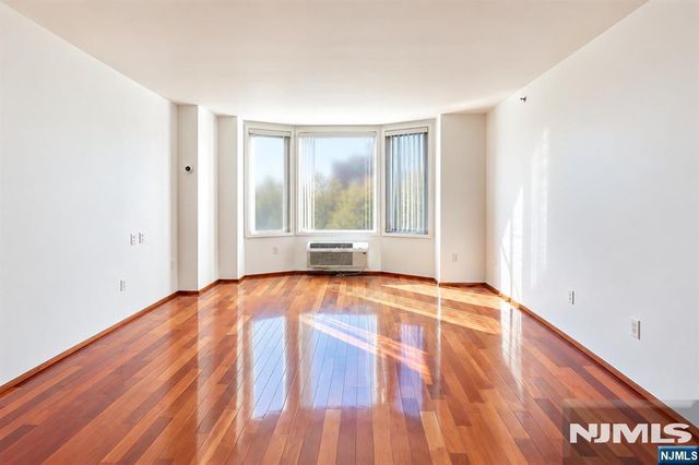 3203 City Place 3203, Edgewater, NJ 07020