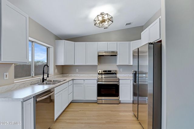 14075 S AVALON Road, Arizona City, AZ 85123