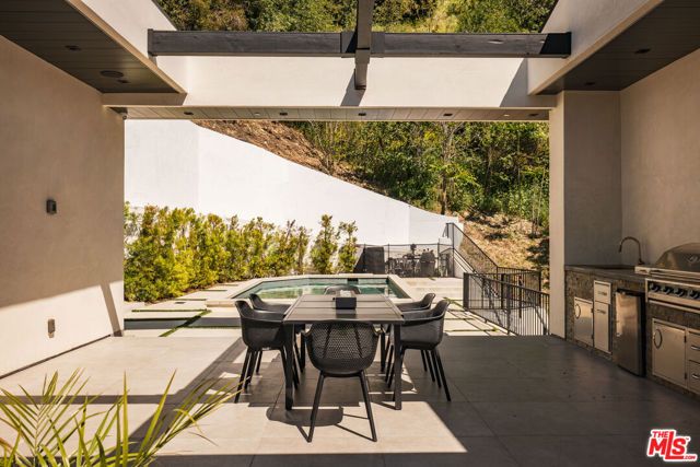 3920 Knobhill Drive, Sherman Oaks, CA 91423