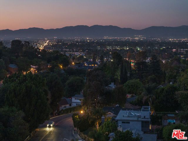 3920 Knobhill Drive, Sherman Oaks, CA 91423