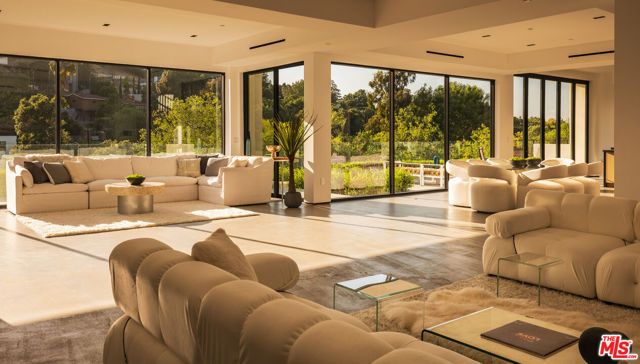 3920 Knobhill Drive, Sherman Oaks, CA 91423