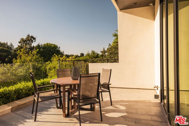 3920 Knobhill Drive, Sherman Oaks, CA 91423