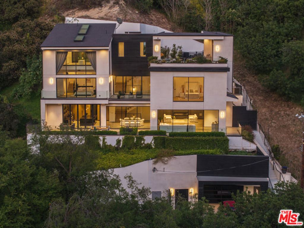 3920 Knobhill Drive, Sherman Oaks, CA 91423