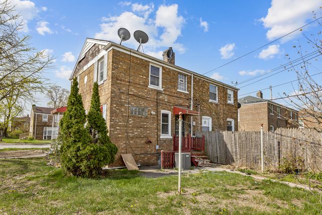 2556 E 97th Place, Chicago, IL 60617
