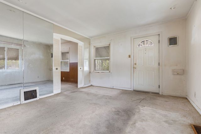2556 E 97th Place, Chicago, IL 60617