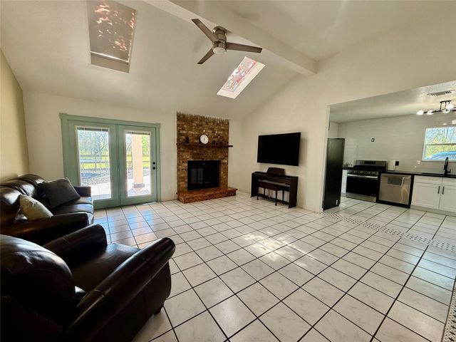 4183 County Road 571, West Columbia, TX 77486