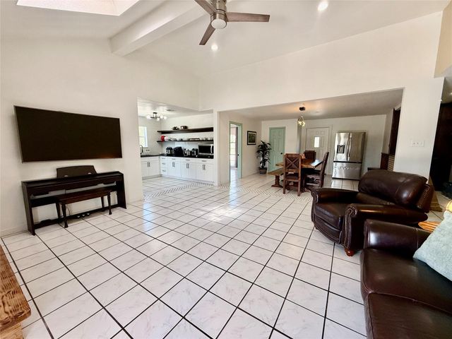 4183 County Road 571, West Columbia, TX 77486