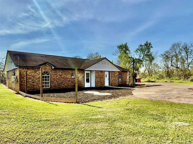 4183 County Road 571, West Columbia, TX 77486
