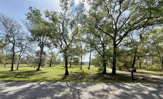 4183 County Road 571, West Columbia, TX 77486