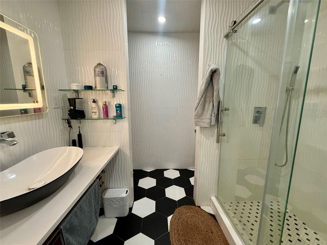 4183 County Road 571, West Columbia, TX 77486