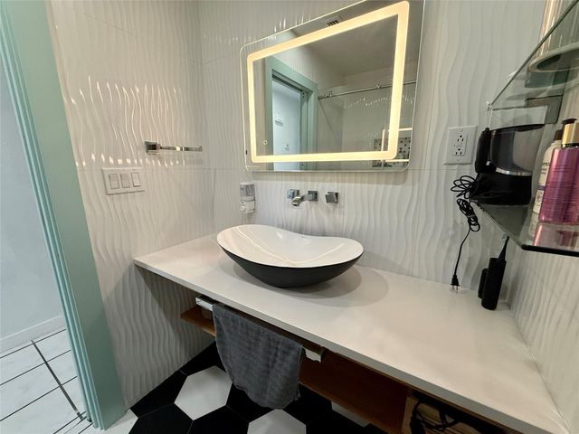 4183 County Road 571, West Columbia, TX 77486