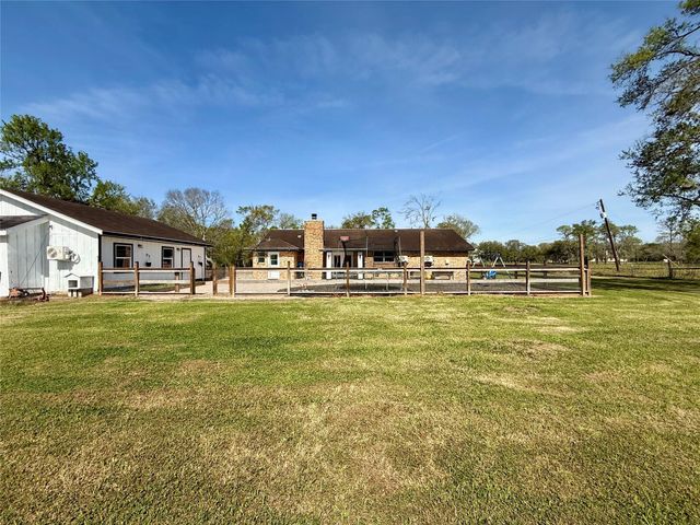 4183 County Road 571, West Columbia, TX 77486