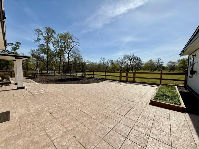 4183 County Road 571, West Columbia, TX 77486