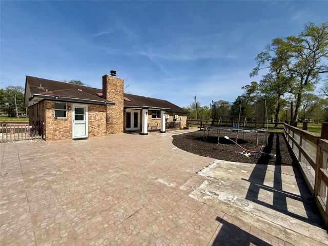 4183 County Road 571, West Columbia, TX 77486