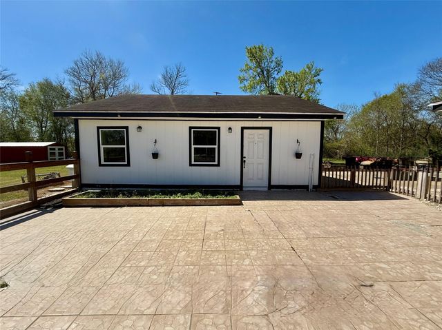 4183 County Road 571, West Columbia, TX 77486