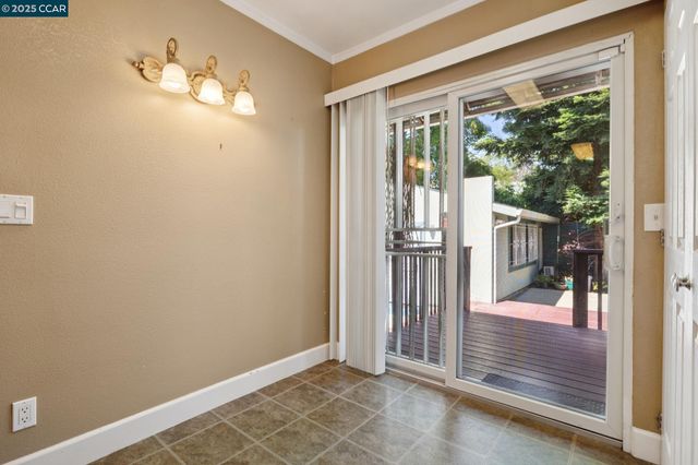 3616 Wisconsin St, Oakland, CA 94619