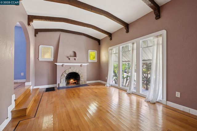 3616 Wisconsin St, Oakland, CA 94619