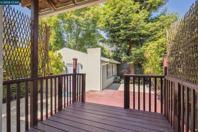 3616 Wisconsin St, Oakland, CA 94619