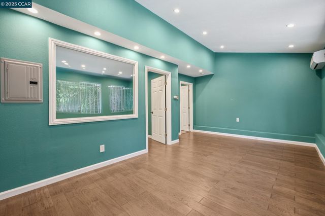 3616 Wisconsin St, Oakland, CA 94619