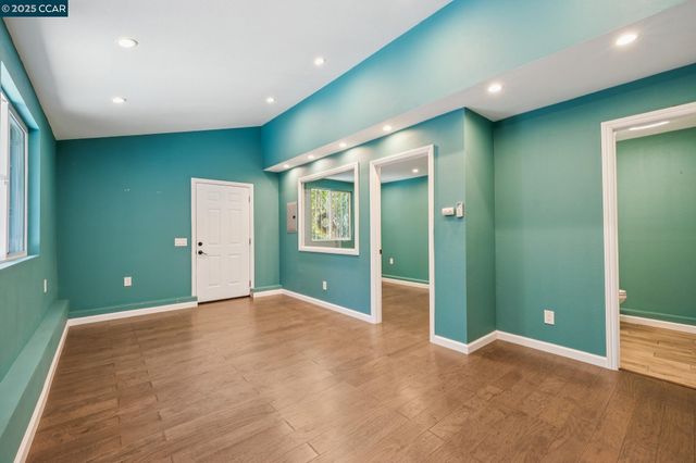 3616 Wisconsin St, Oakland, CA 94619