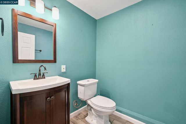 3616 Wisconsin St, Oakland, CA 94619