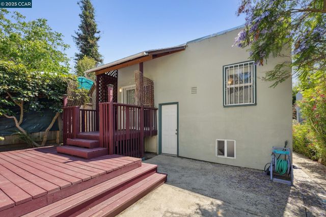 3616 Wisconsin St, Oakland, CA 94619