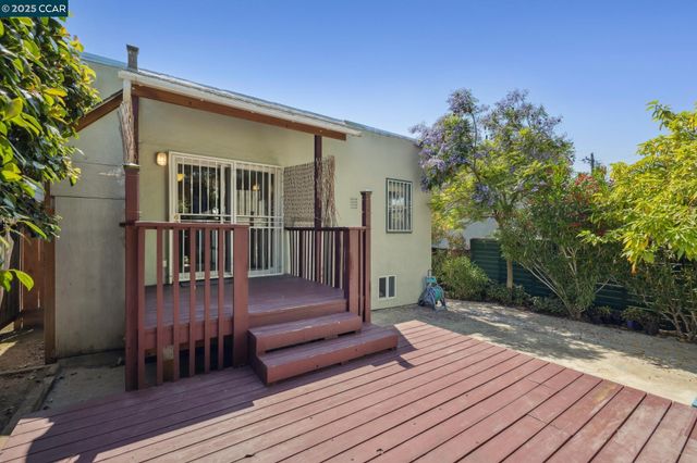 3616 Wisconsin St, Oakland, CA 94619