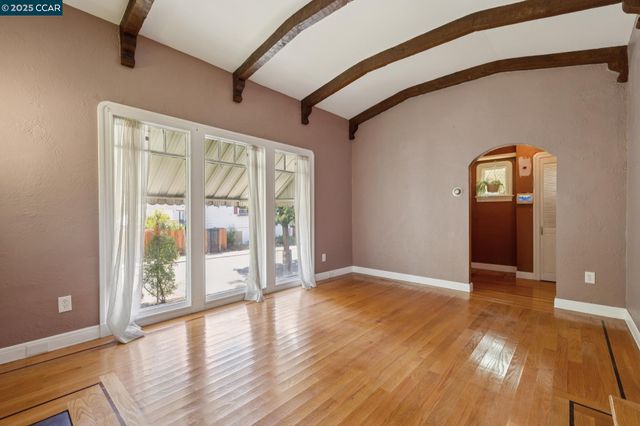 3616 Wisconsin St, Oakland, CA 94619