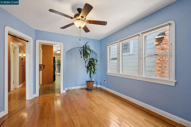 3616 Wisconsin St, Oakland, CA 94619