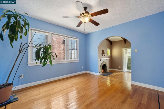 3616 Wisconsin St, Oakland, CA 94619