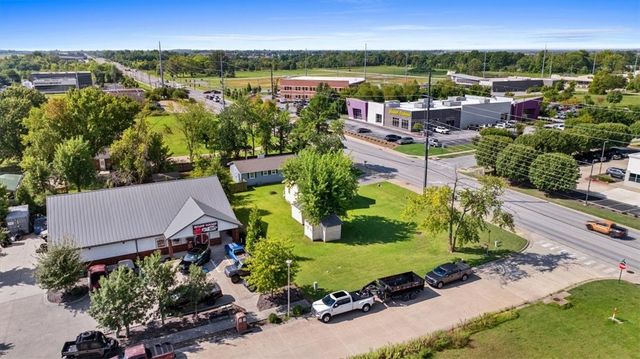 1201 & 1203 SW I Street, Bentonville, AR 72712