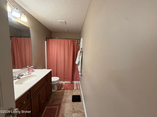 675 Tecumseh Dr, Shepherdsville, KY 40165