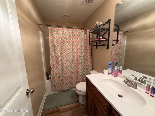 675 Tecumseh Dr, Shepherdsville, KY 40165