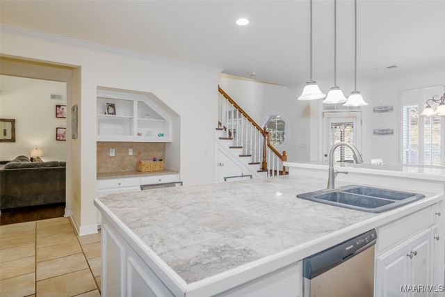 616 Maribeth Loop, Deatsville, AL 36022