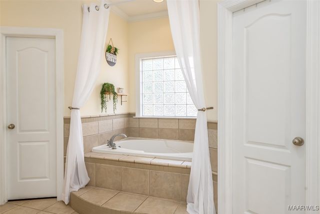 616 Maribeth Loop, Deatsville, AL 36022