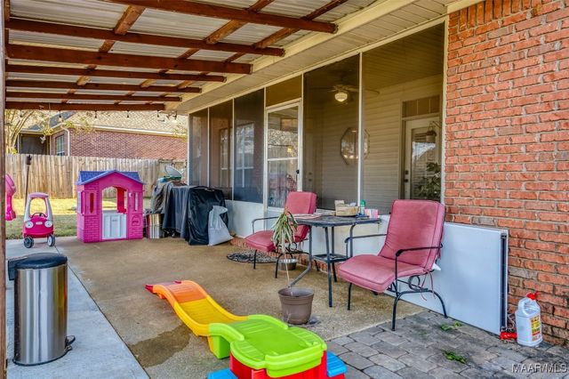 616 Maribeth Loop, Deatsville, AL 36022