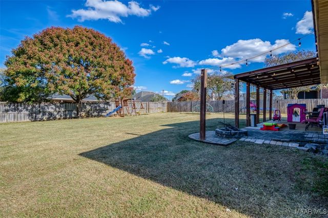 616 Maribeth Loop, Deatsville, AL 36022