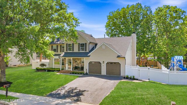 351 Grande River Boulevard, Toms River, NJ 08755