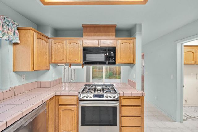 8432 Giverny Cir, Antelope, CA 95843