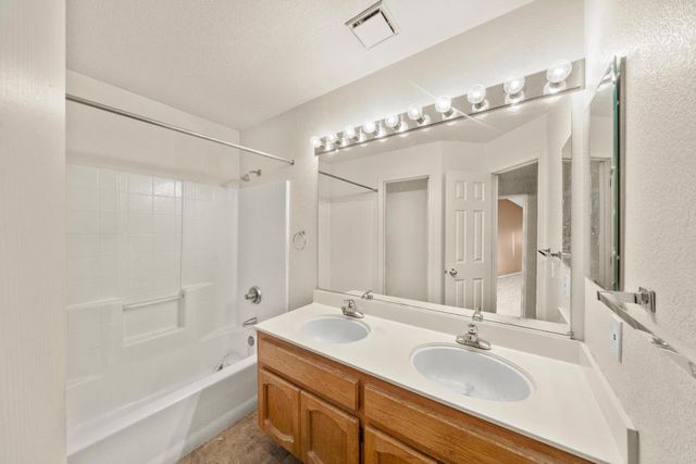 8432 Giverny Cir, Antelope, CA 95843