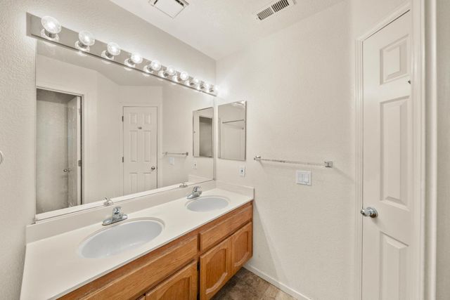 8432 Giverny Cir, Antelope, CA 95843