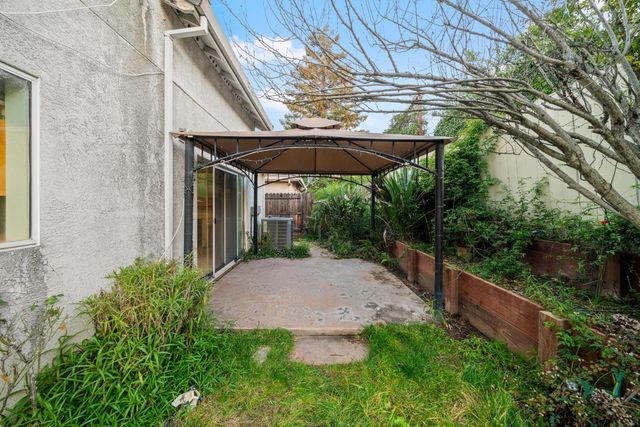 8432 Giverny Cir, Antelope, CA 95843