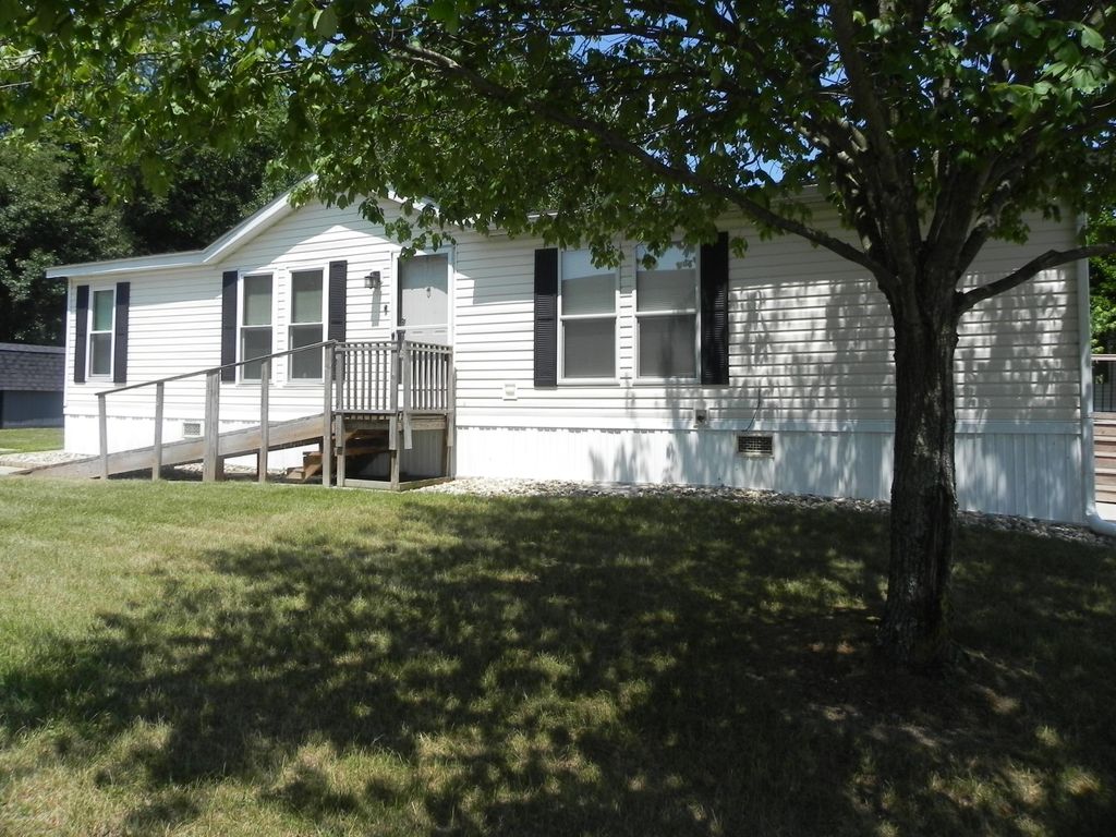 1232 Shiawassee River Road, Three Rivers, MI 49093