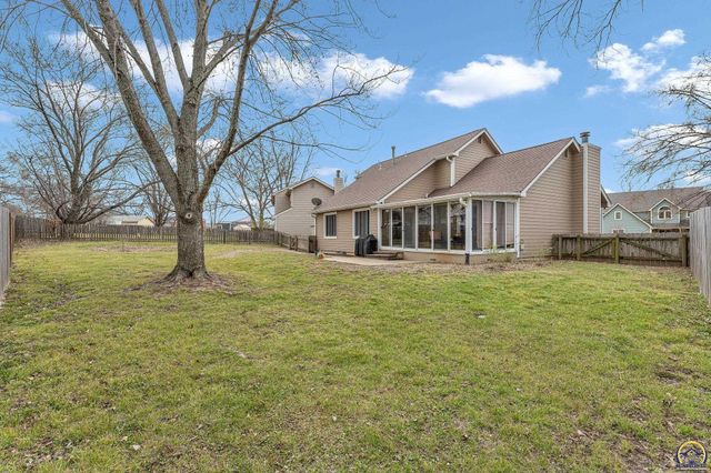 2904 Atchison Cir, Lawrence, KS 66047
